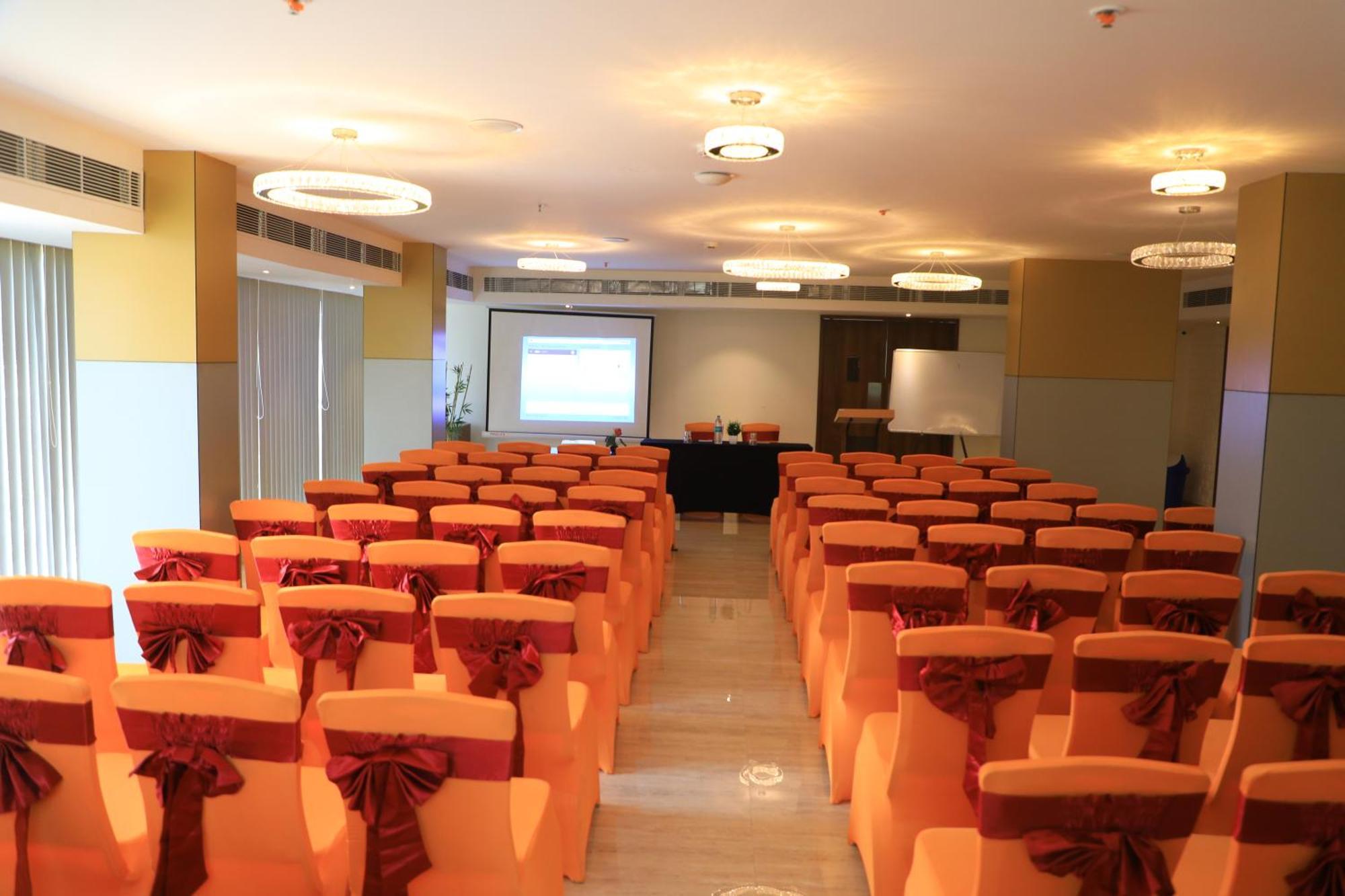 Vivid A Boutique Hotel Tiruchirappalli Extérieur photo