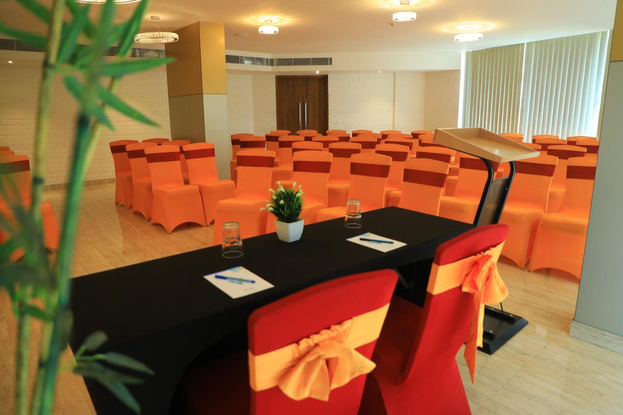 Vivid A Boutique Hotel Tiruchirappalli Extérieur photo