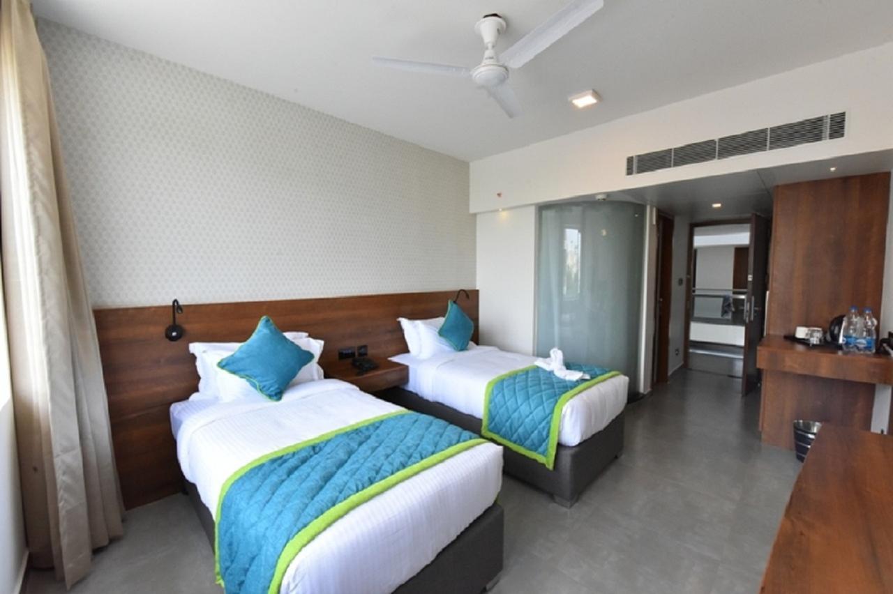 Vivid A Boutique Hotel Tiruchirappalli Extérieur photo