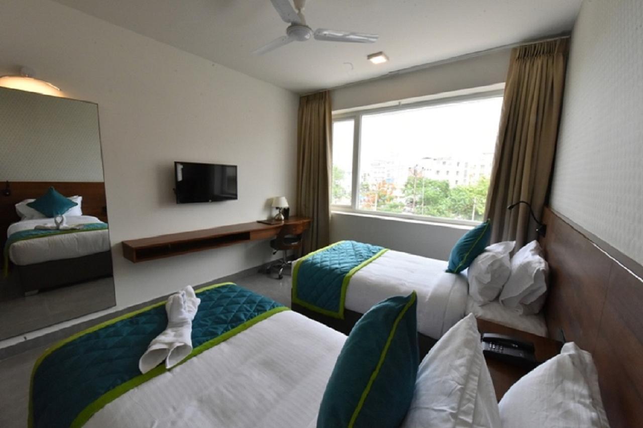 Vivid A Boutique Hotel Tiruchirappalli Extérieur photo