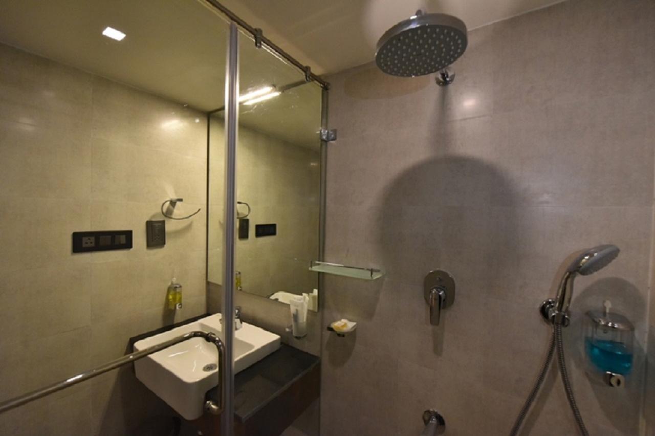 Vivid A Boutique Hotel Tiruchirappalli Extérieur photo