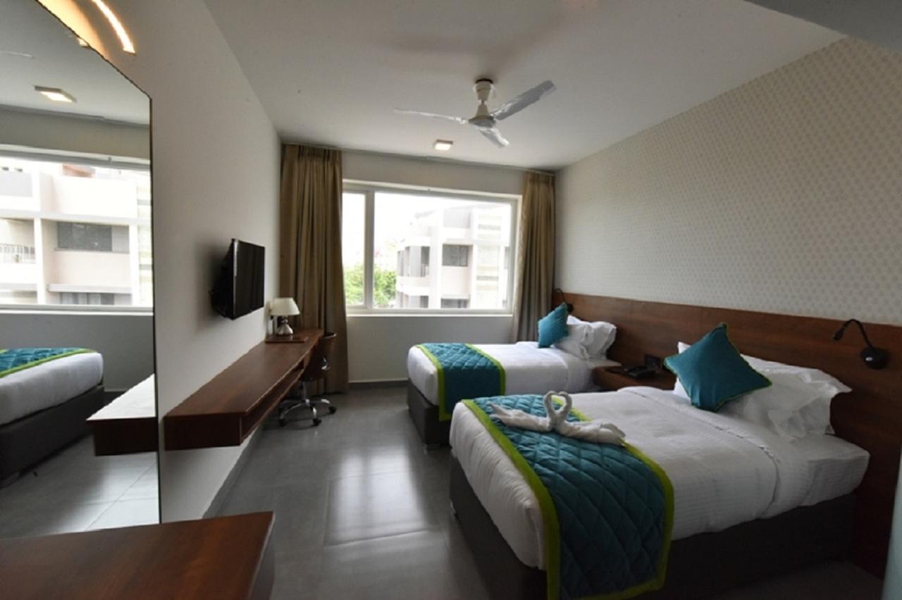 Vivid A Boutique Hotel Tiruchirappalli Extérieur photo