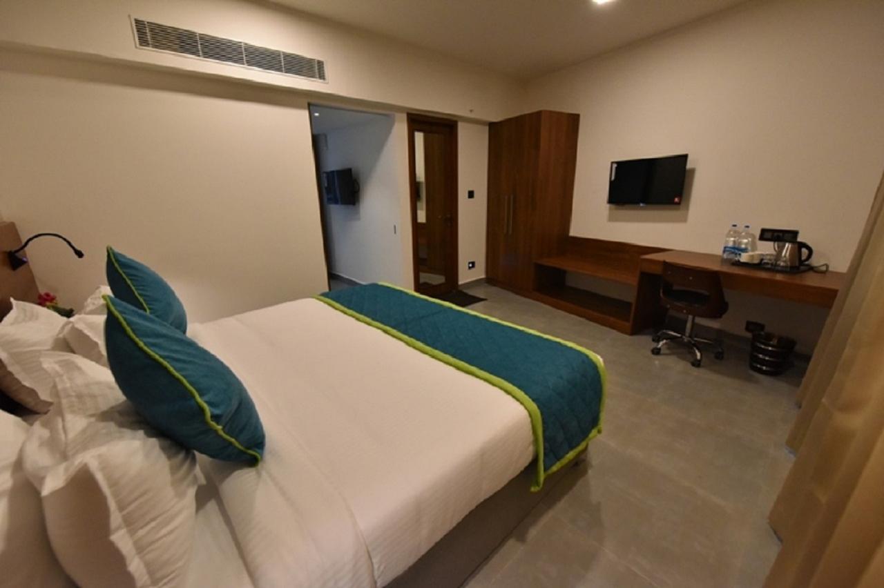 Vivid A Boutique Hotel Tiruchirappalli Extérieur photo